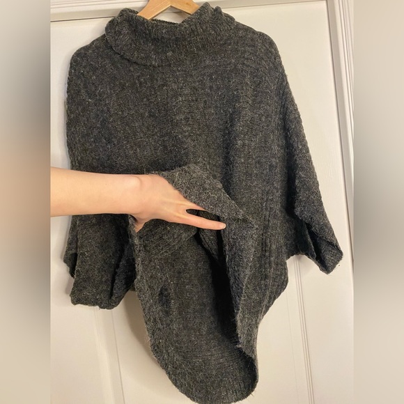 Mock-neck Heather Grey Poncho-like Sweater | M - Picture 3 of 6